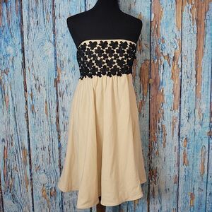 𝅺tibi Linen Applique Flower Strapless Dress